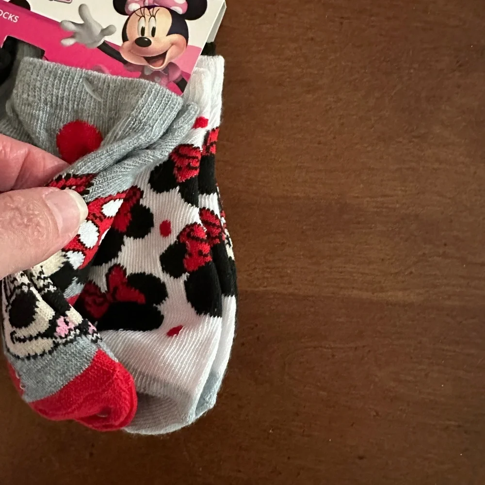 2T- 4T Disney Junior Minnie Mouse 6 pairs of low cut socks